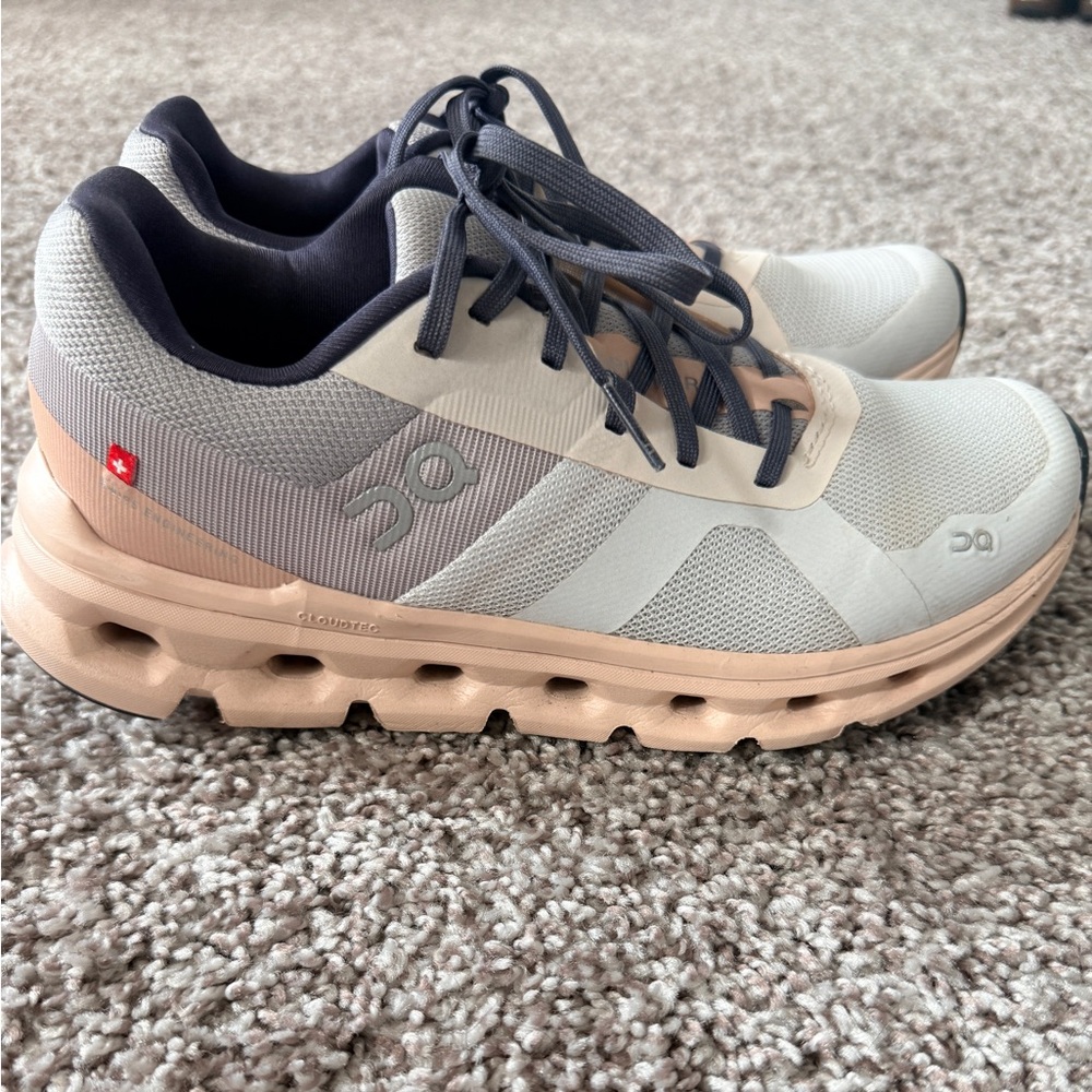 Gently used On Running Athletic Shoes